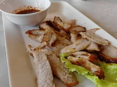 อาหาร หรือ เครื่องดื่ม