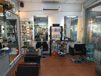 บรรยากาศภายในร้าน Yui Signature Hair Sai2