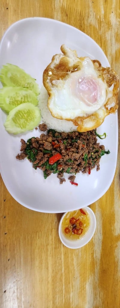 กระเพราะเนื้อสับ ไข่ดาว