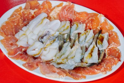 ส้มตำเจ๊แอนทองหล่อ อร่อยสุดคุ้ม 10 เมนู แค่แบงค์พันใบเดียววว