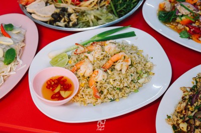 ส้มตำเจ๊แอนทองหล่อ อร่อยสุดคุ้ม 10 เมนู แค่แบงค์พันใบเดียววว