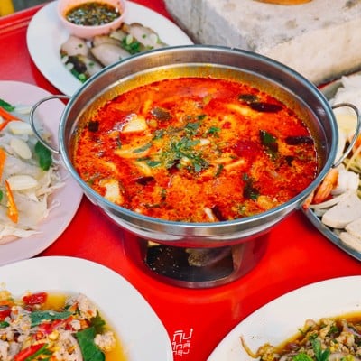 ส้มตำเจ๊แอนทองหล่อ อร่อยสุดคุ้ม 10 เมนู แค่แบงค์พันใบเดียววว