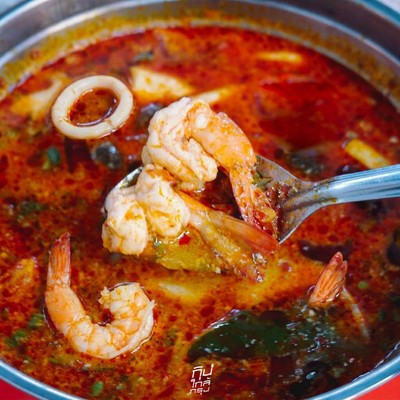 ส้มตำเจ๊แอนทองหล่อ อร่อยสุดคุ้ม 10 เมนู แค่แบงค์พันใบเดียววว
