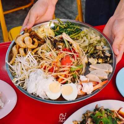 ส้มตำเจ๊แอนทองหล่อ อร่อยสุดคุ้ม 10 เมนู แค่แบงค์พันใบเดียววว
