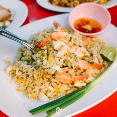 ส้มตำเจ๊แอนทองหล่อ อร่อยสุดคุ้ม 10 เมนู แค่แบงค์พันใบเดียววว