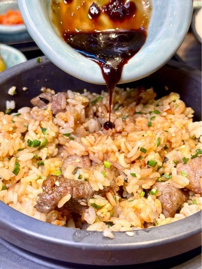 ข้าวอบสเต็กเนื้อ