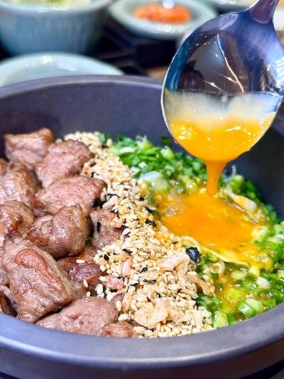 ข้าวอบสเต็กเนื้อ