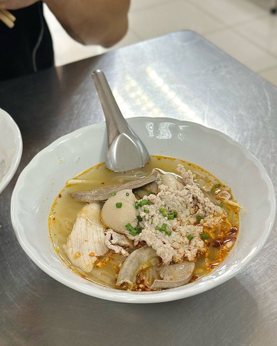 เล็กต้มยำเครื่องหมู