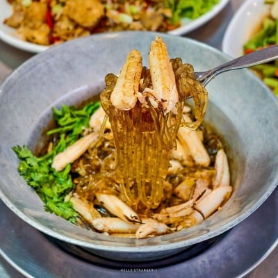 “ครัวเฮียบิ๊ก” ร้านข้าวต้มกุ๊ยเจ้าดังย่านศรีนครินทร์
