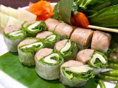 แหนมเนืองโรล