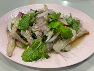 น้ำคกคอหมูย่าง