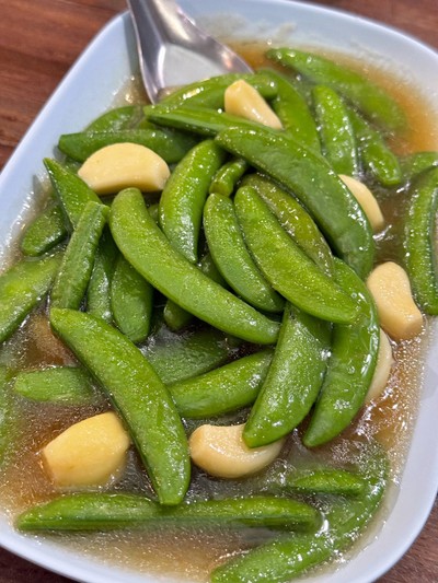 ผัดถั่วลันเตาหวาน