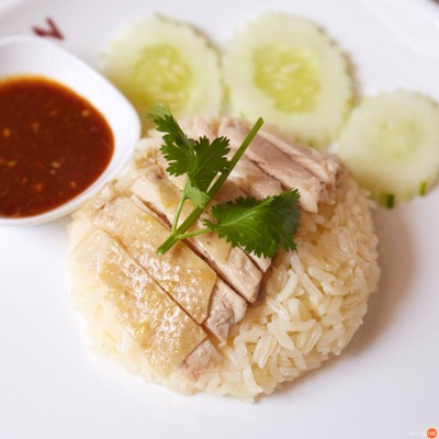 เมนูของร้าน สุรัตนายำแหนมข้าวทอด ตลาดเวิลด์มาร์เก็ต