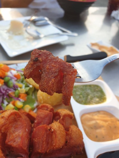 ขาหมูทอด