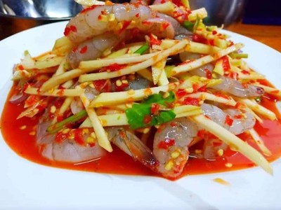 ยำมะม่วงกุ้งสด