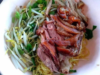ก๋วยเตี๋ยวขาหมูแห้ง