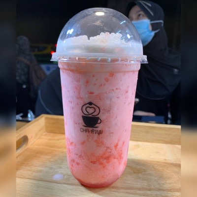 สตอเบอรี่นมสด