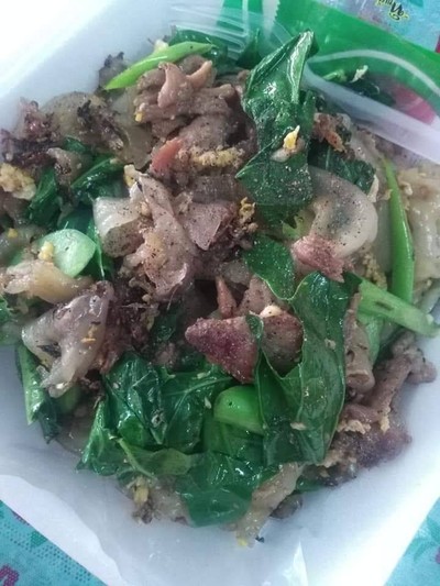 ผัดซีอิ๋วหมู
