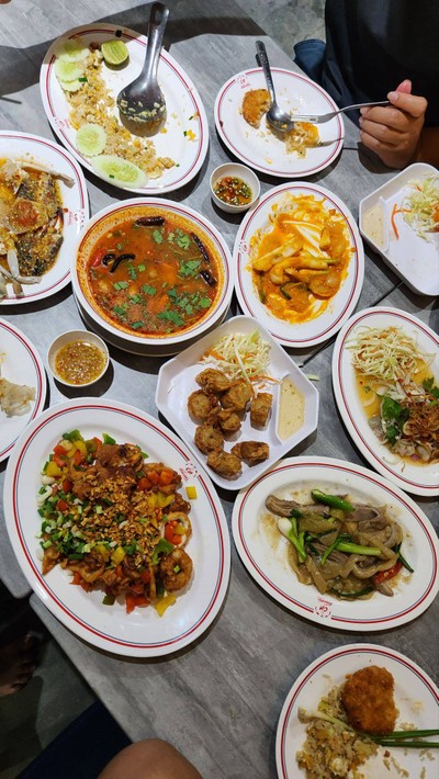 อาหาร หรือ เครื่องดื่ม