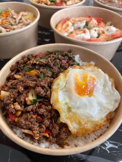 อาหาร หรือ เครื่องดื่ม