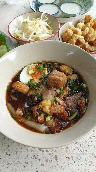อาหาร หรือ เครื่องดื่ม