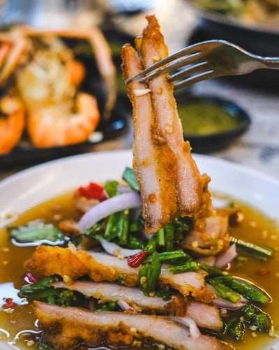 ต้อยโภชนา ข้าวต้มรอบดึก นวลจันทร์