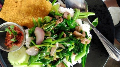 อาหาร หรือ เครื่องดื่ม