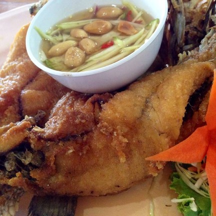 ปลากะพงทอดน้ำปลา