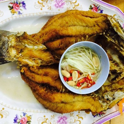 ปลากระพงทอดน้ำปลา