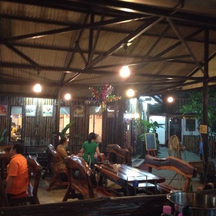 บรรยากาศร้านโปร่งๆ