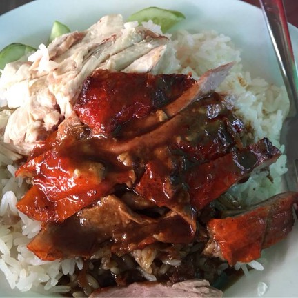 ข้าวมันไก่เกาลูน (นายประทีป)