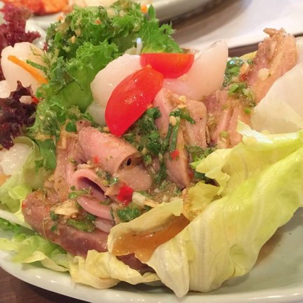 ยำเป็ดส้มซ่า