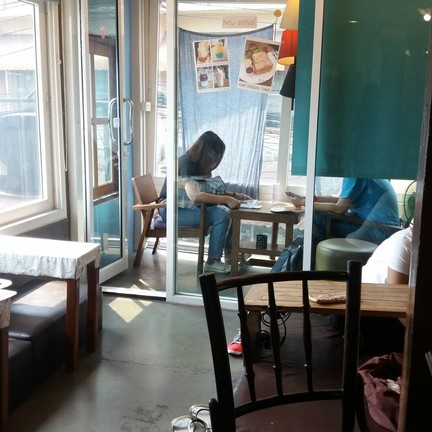 ชั้นสองค่า