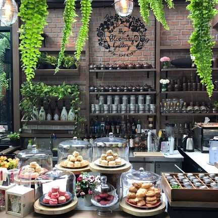 The Blooming Gallery ทองหล่อ