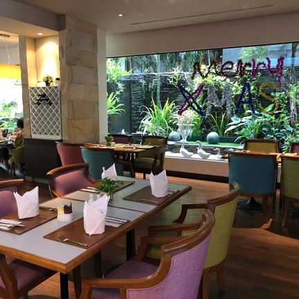 Citrine Thai Bistro St.Jame Hotel