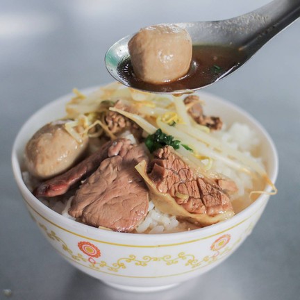 ก๋วยเตี๋ยวเนื้อเจ๊ง้อ ราชวัตร - ศรีย่าน