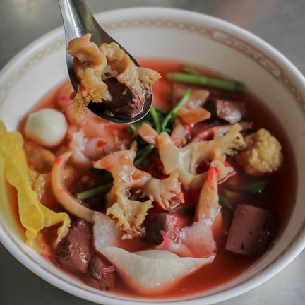 วิโรจน์โภชนา