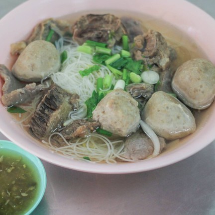 ก๋วยเตี๋ยวลูกชิ้นศรีย่าน ตลาดศรีย่าน