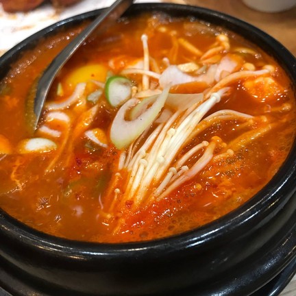 CocoBee Cosmo Bazaar เมืองทองธานี