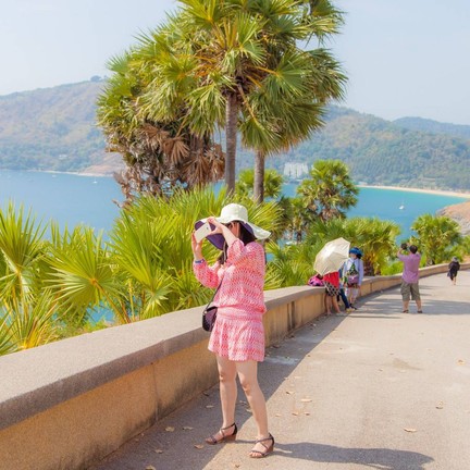 แหลมพรหมเทพ