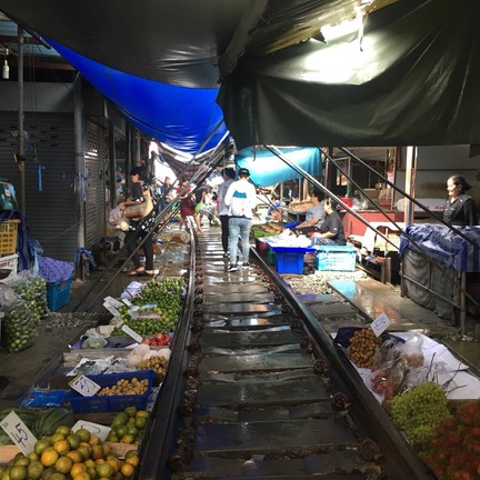 ตลาดร่มหุบ