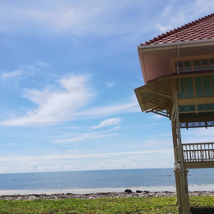 พระราชนิเวศน์มฤคทายวัน