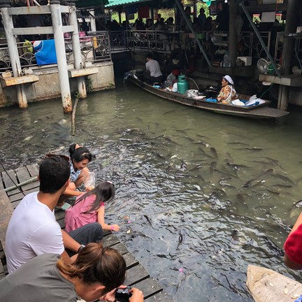 ตลาดน้ำตลิ่งชัน