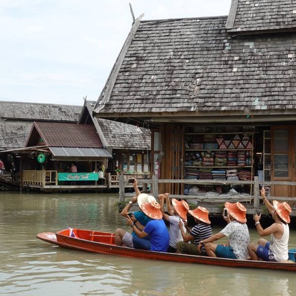 ตลาดน้ำ 4 ภาค