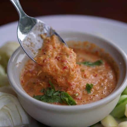 ริมผา ลาภิน