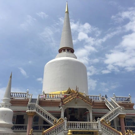 วัดธาตุน้อย(เจดีย์พ่อท่านคล้ายวาจาสิทธิ์)