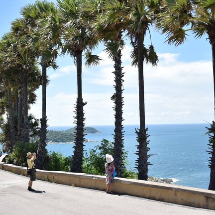 แหลมพรหมเทพ