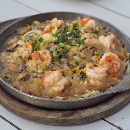 ริมผา ลาภิน