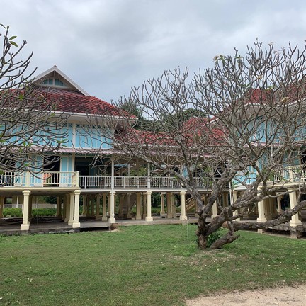 พระราชนิเวศน์มฤคทายวัน