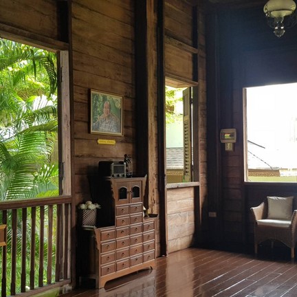 บ้านท่านขุนรัฐวุฒิวิจารณ์